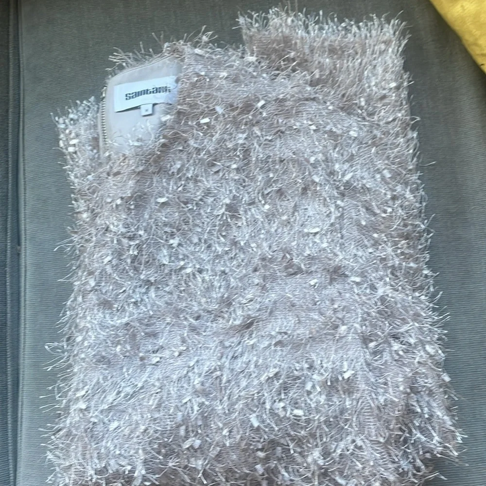 Saint Art Gray Feather Top - Picture 8 of 8